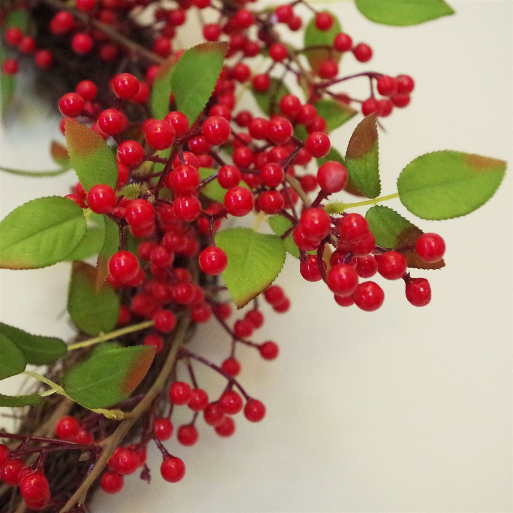 Christmas Natural Look Red Berry Floristry Wreath 60cm 24 inch Large Luxury Botanik