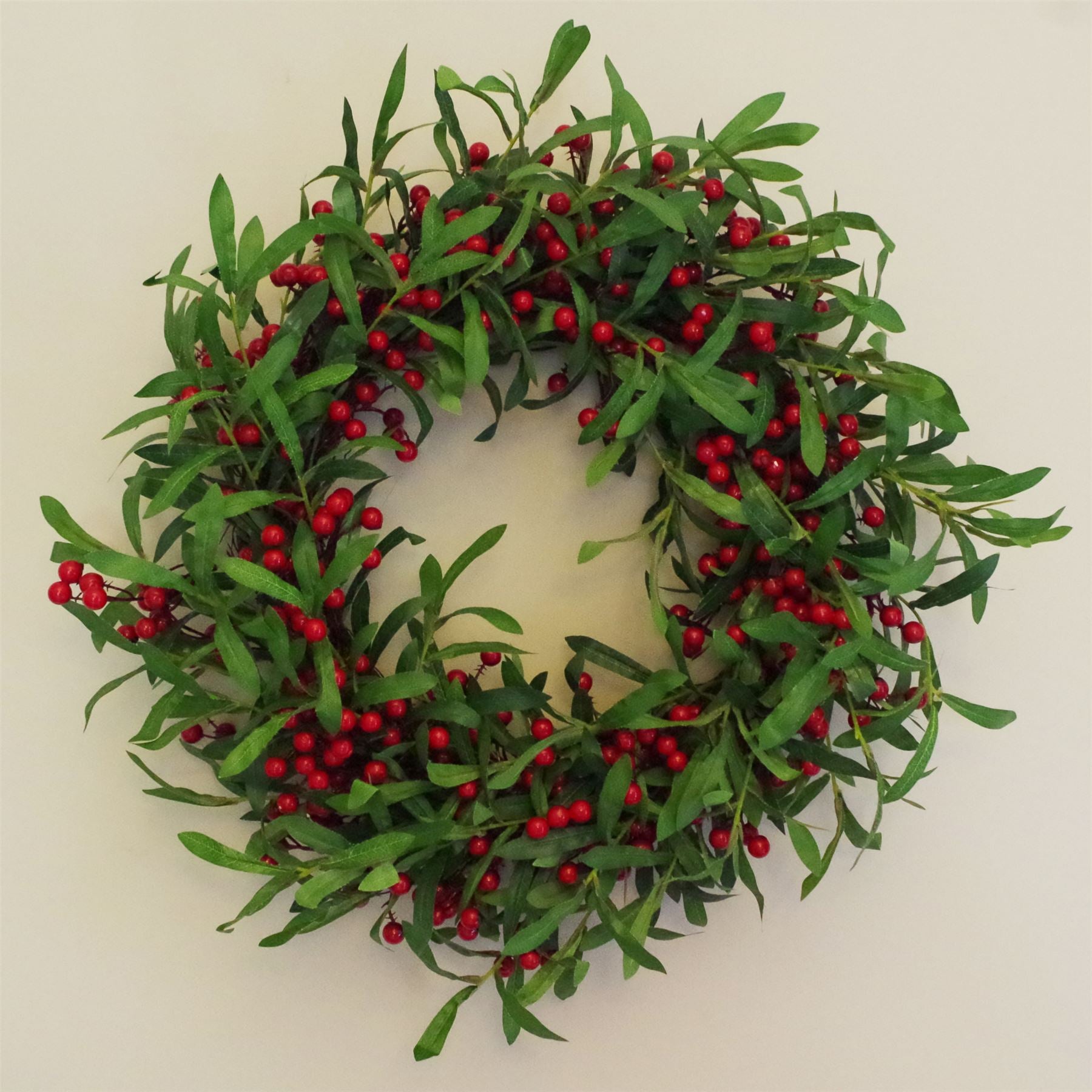 Christmas Mistletoe Red Berry Floristry Wreath 60cm 24