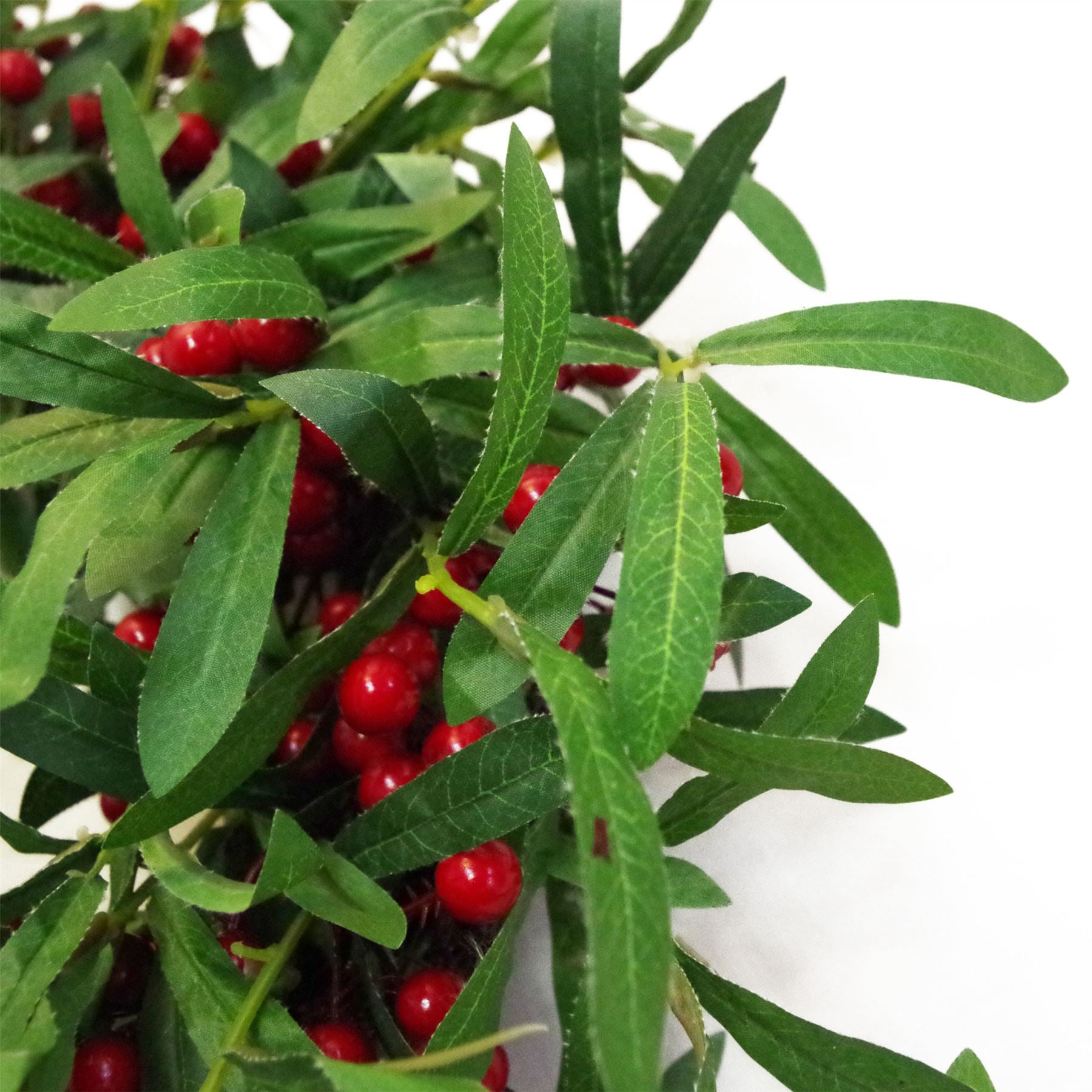 Christmas Mistletoe Red Berry Floristry Wreath 60cm 24