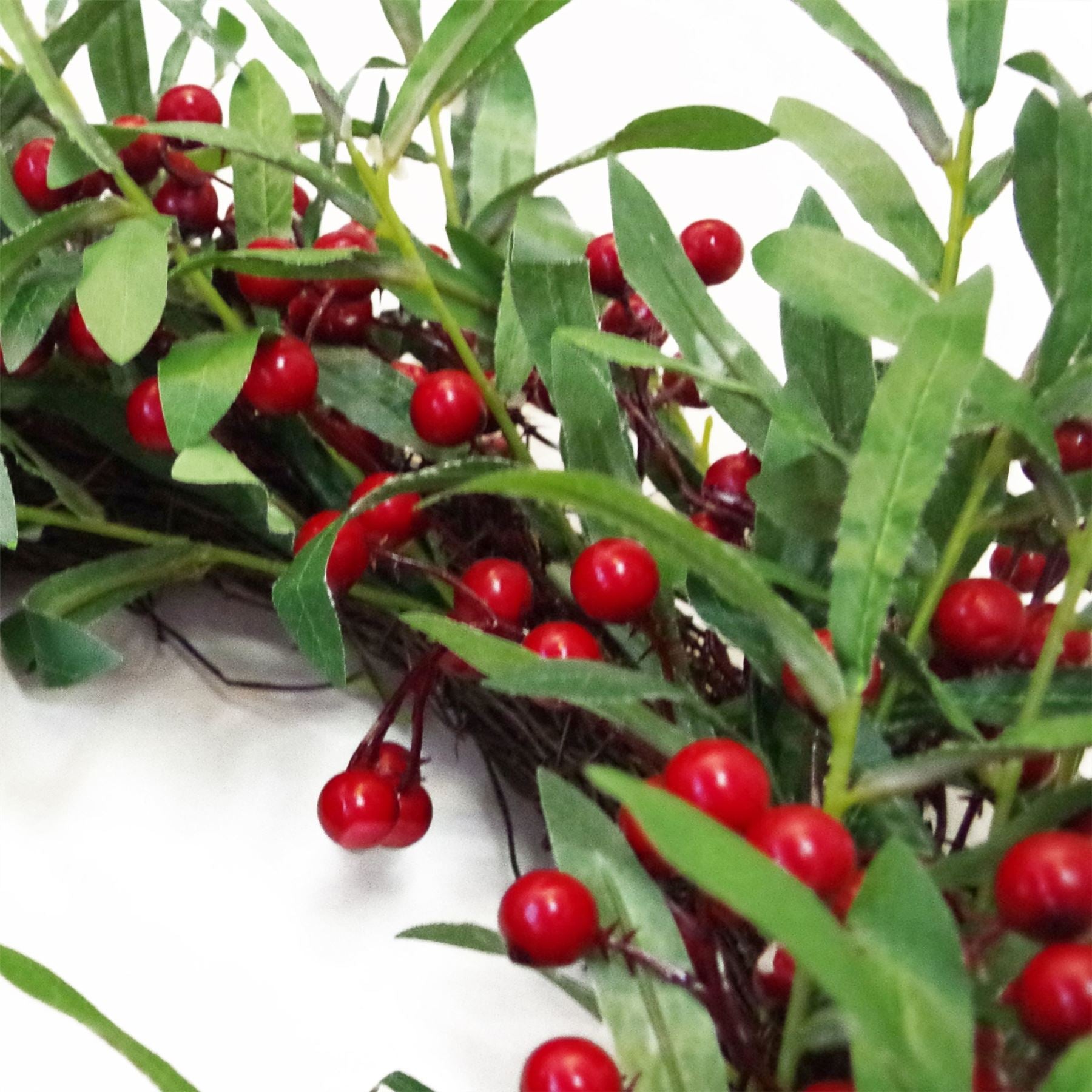 Christmas Mistletoe Red Berry Floristry Wreath 60cm 24