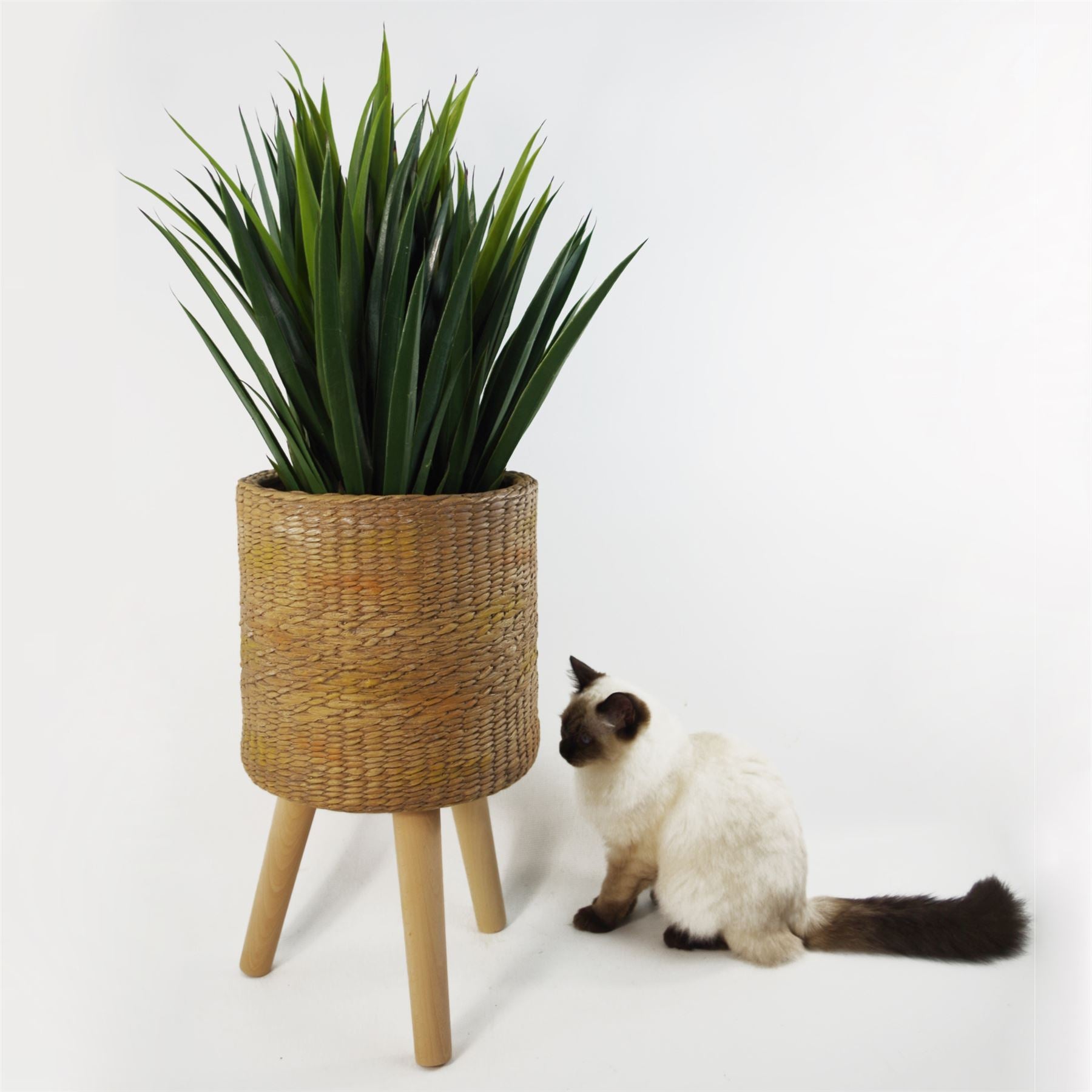 Rattan Effect Composite Planter